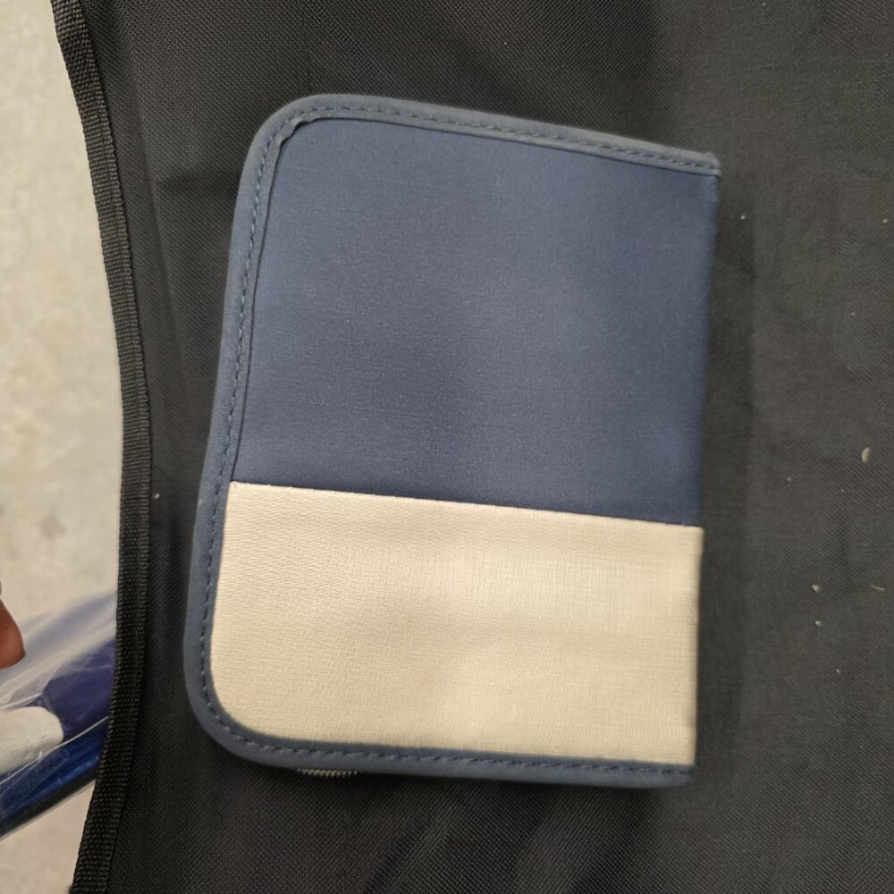 UNITED AIRLINES POLARIS Business Class Amenity Kit - Picture 6 of 10
